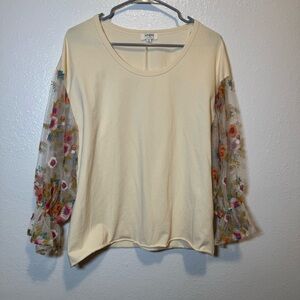 Umgee Floral Embroidered Sheer Balloon Sleeve Cream Blouse Raw Hem Size Medium